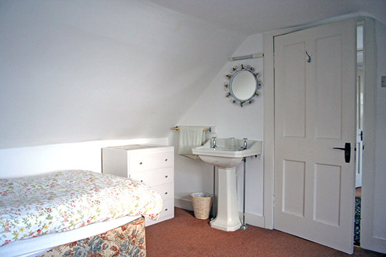 Photo of the 1st Single Bedroom in The Rowans Sef Catering Tobermory